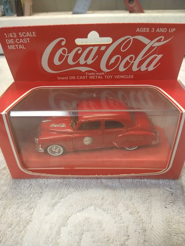 Solid Chrysler Windsor Coca-Cola Vehicle Die Cast 1:43 Scale (B89)