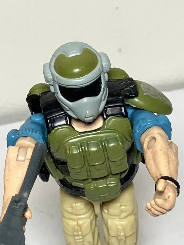 De colección 2002 G.I. Figura de acción JOE Steel Brigade 3-3/4” Knowing Is Half The Battle Foto 2 de 4