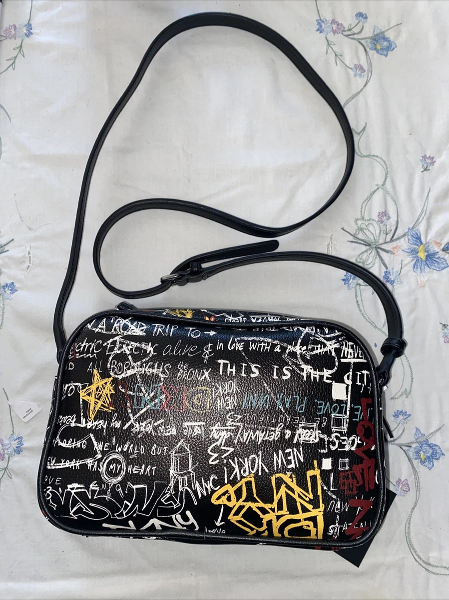 DKNY ERIN CAMERA CROSSBODY BAG BLACK GRAFFITI PURSE 228 Just So CUTE NEW