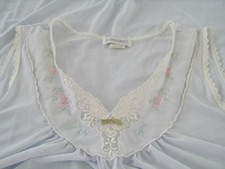 Vtg Ladies Nightgown Made in USA Lorriane Sz Med Pale Lavender Nylon Flowers