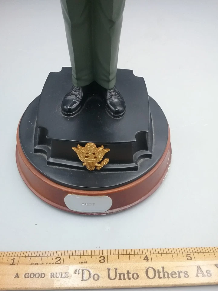 Hasbro G.I.Joe "Our Finest Hero's Series" - "U.S. Army" LE Statuitte Foto 3 de 4