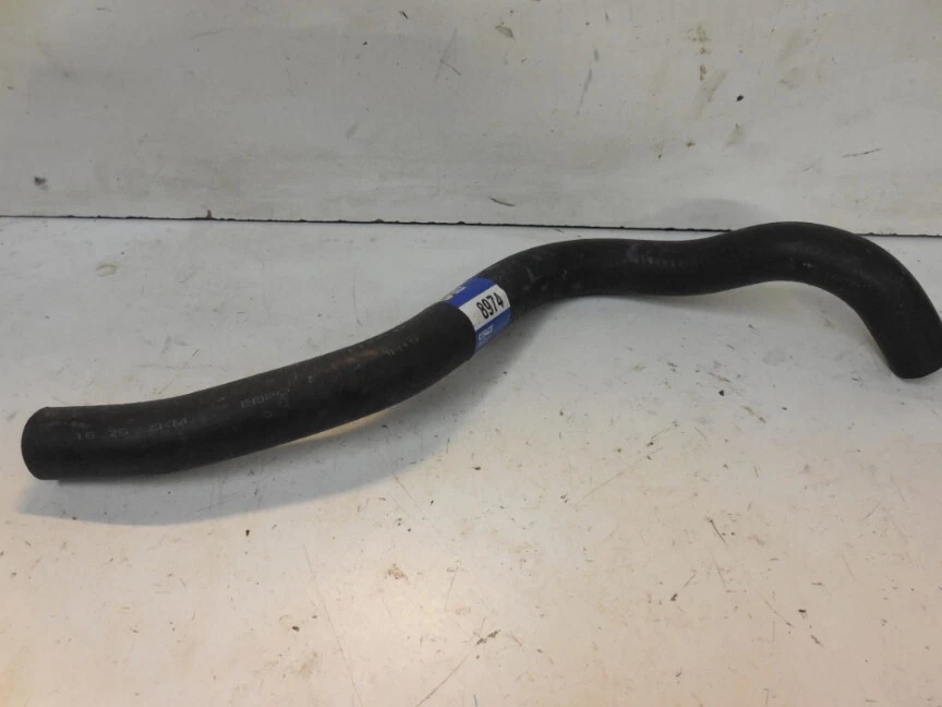 Manguera de refrigerante moldeada 1 3/16" x 1 3/16" x 26" 8974 Foto 3 de 3