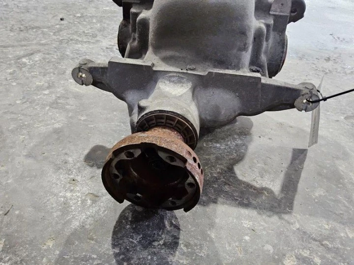 Conjunto de portador diferencial eje trasero Ford Mustang 2015-2022 GT relación 3,31 OEM Foto 4 de 4