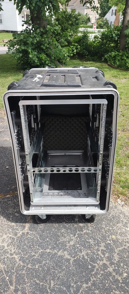 REDUCED PRICE! 4 - Shock Mounted 16 Rack Unit Road/Flight Cases - Image 4 of 4