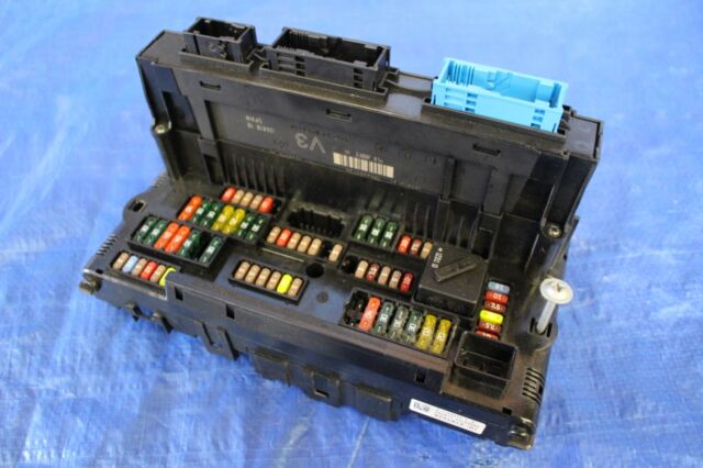 2013 13 BMW M5 SEDAN OEM FACTORY ENGINE BAY JUNCTION FUSE BOX ASSY F10