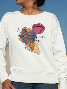 cream sweatshirt vintage