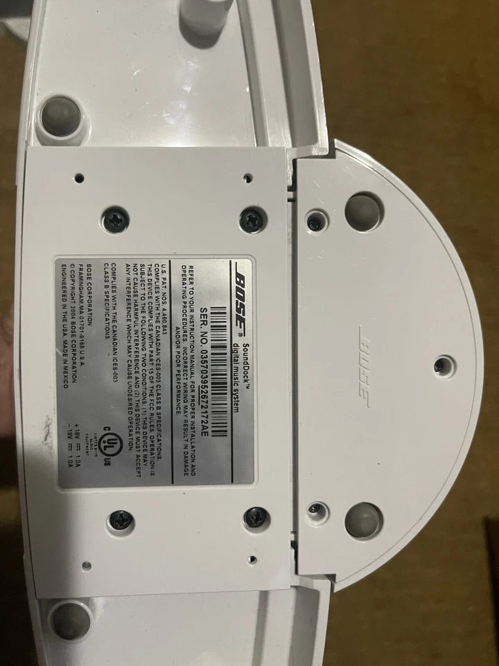 BOSE SoundDock 1 PORTÁTIL Sistema de Música iPod Dock con Adaptador de Corriente Blanco Brillo Foto 3 de 4