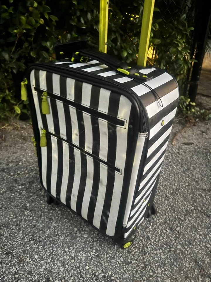 Дорожный чемодан на колесиках ручная кладь Alice and Olivia как новый 20x15x8 черный с W - Изображение 2 из 4