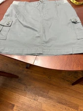 Lee dark green Cargo Skort, cotton blend Size 10