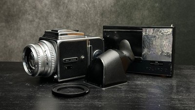 Hasselblad 500c Medium Format SLR Film Camera with Carl Zeiss 80mm/f 1.28 lens +