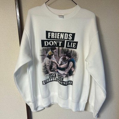 GU Stranger Things Sweatshirt White M