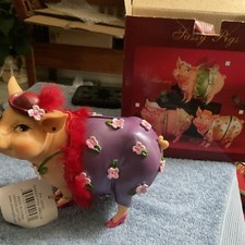Sassy Pigs “Bella” Piggy Bank Feather Trim Eyelashes Heels Earrings w Box