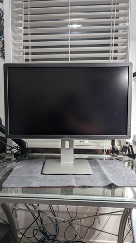 Dell 27" 4k P2715Q IPS monitor. Excellent Condition. Original box + extras. - Picture 4 of 5