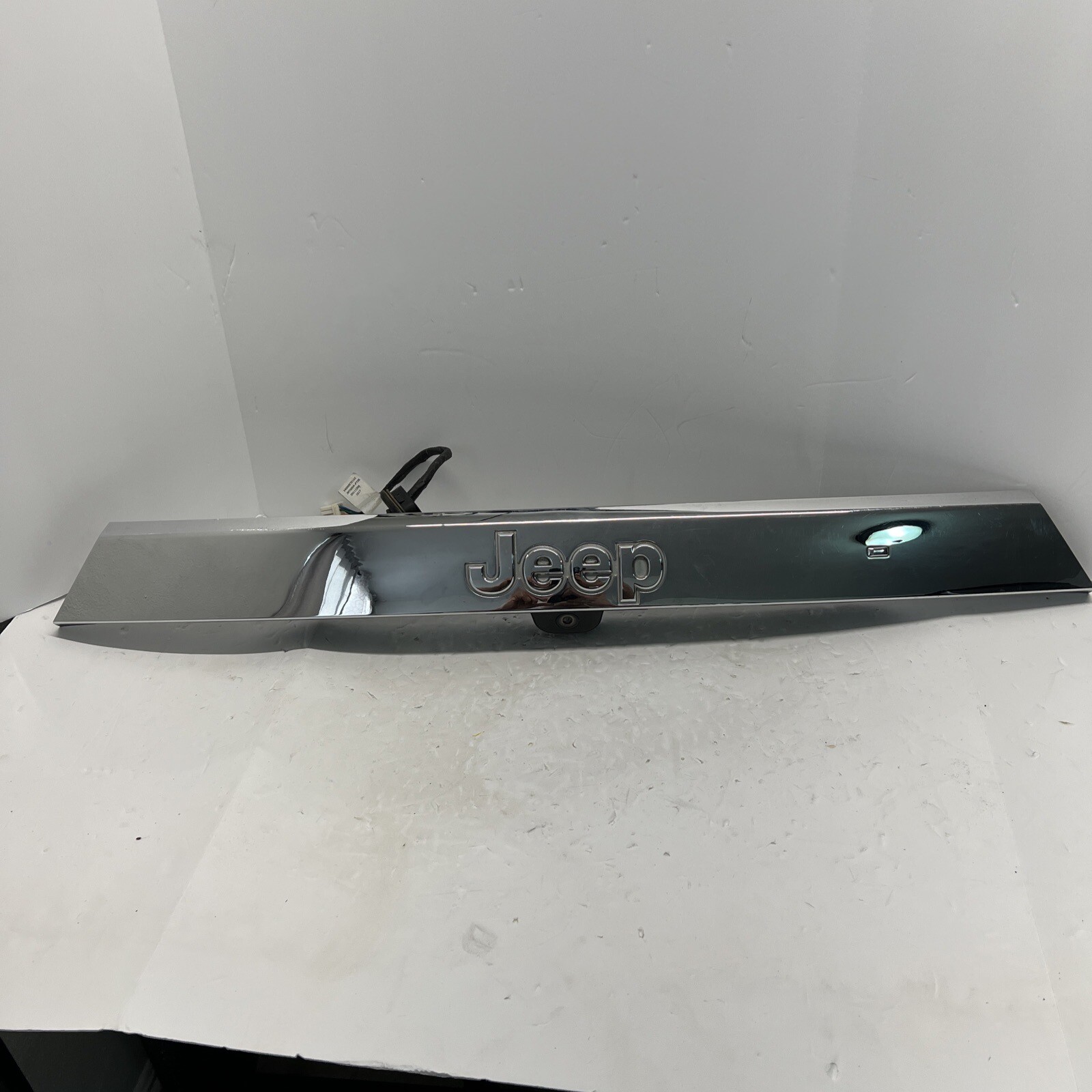 OEM 20112013 Jeep Grand Cherokee Rear Trunk Lid Garnish Chrome Molding