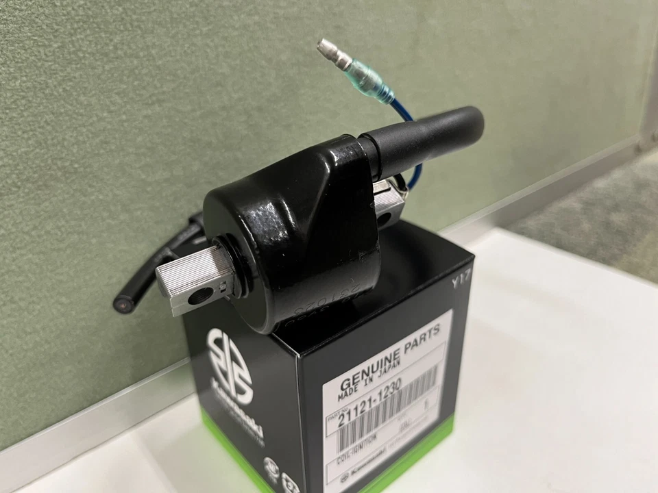 Kawasaki Genuine 1991-2009 KDX200 KL250 KLX250S COIL IGNITION 21121-1230 - Изображение 3 из 4