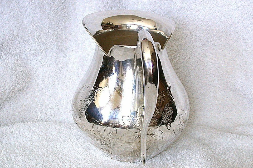 7 Inch Vintage Spanish PASGORCY Sterling Silver Pitcher Grape Vine Designs AS107 - Image 4 of 4
