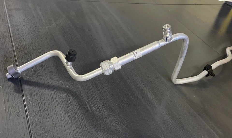 Tubo de aire acondicionado Delco 56173ZS 2000 2001 2002 2003 2004 para GMC Sierra 1500 1999-2006 Foto 3 de 4