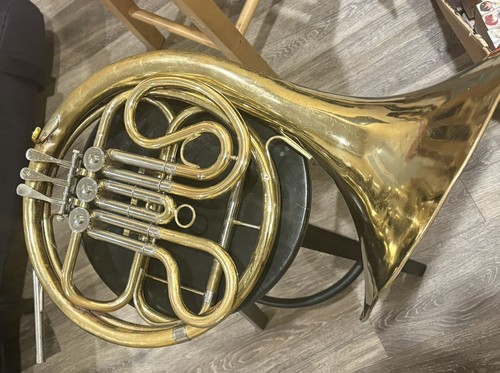 Yamaha Yhr313 French Horn With Case.
