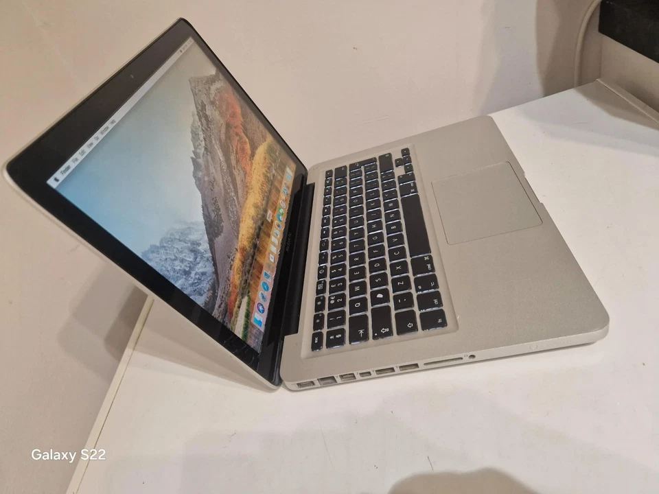Apple MacBook Pro 13" 2011 · i7 · 4GB · 500GB, photo 2 of 5