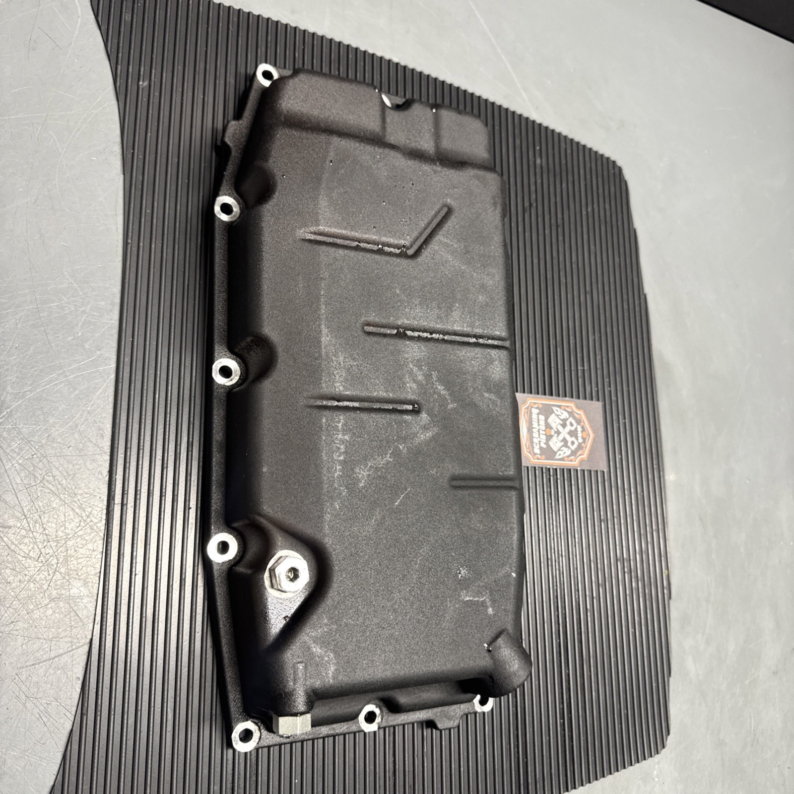 OEM Harley-Davidson M8 Touring FLH Glide Milwaukee Eight Engine Oil Pan 24400177