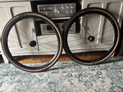 Vision Gravel Laufradsatz Team 30 I23 mit Neuen Ontrack Reifen 700x 40c