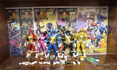 Mighty Morphin Power Rangers/Teenage Mutant Ninja Turtles II 1-5 plus figures 
