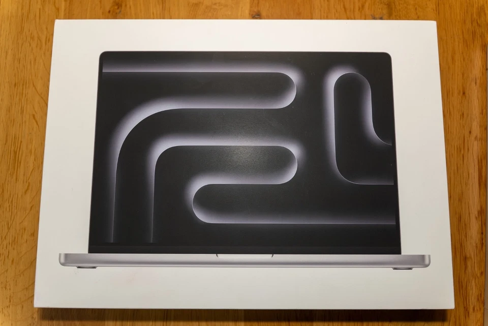 Apple MacBook Pro 16" M4 Max · 48GB · 1TB, Foto 1 von 5