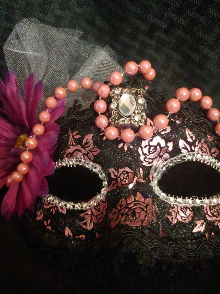 Mardi gras, masquerade, mask, masque/Halloween/ costume attire - Image 2 of 4