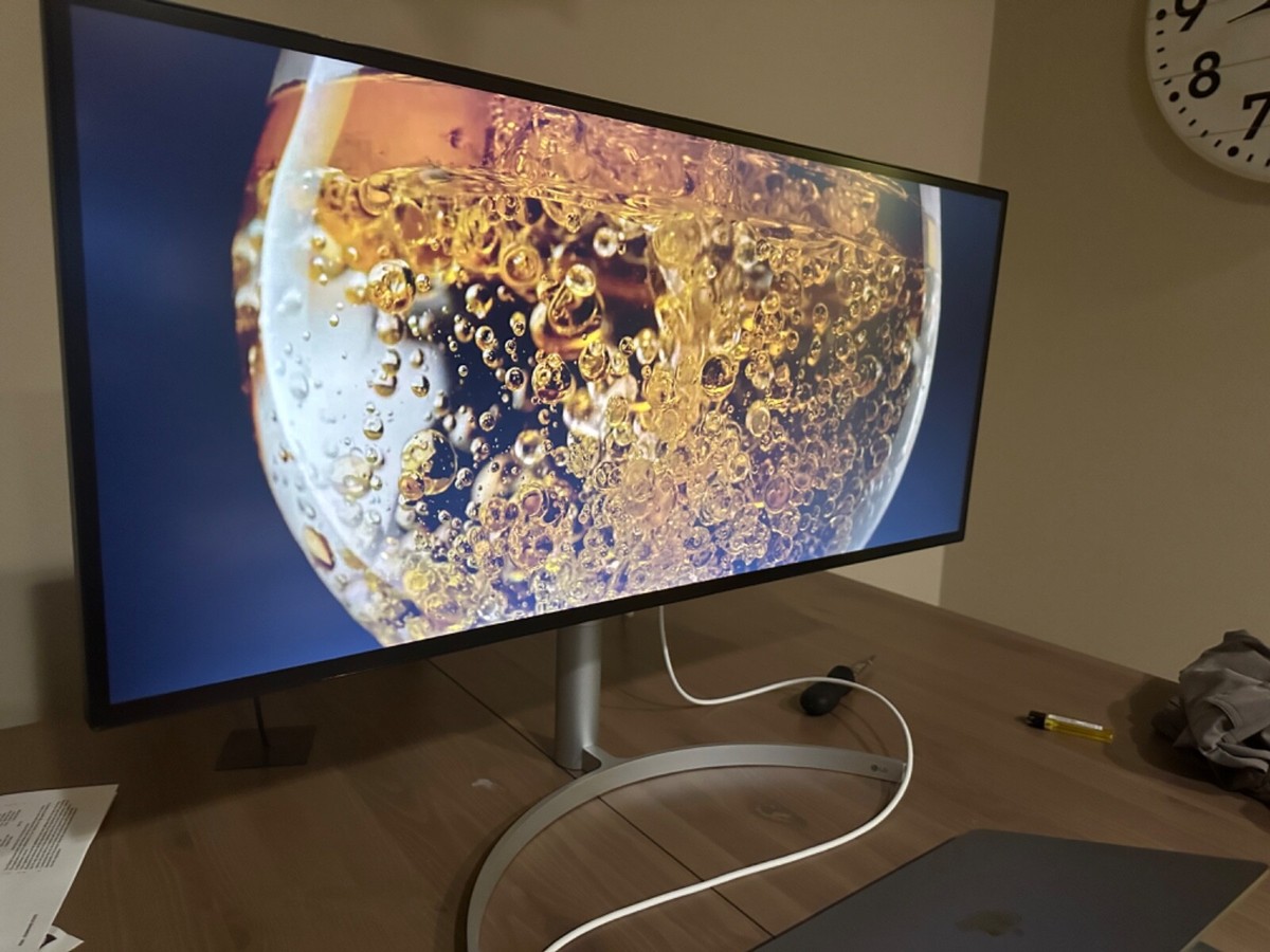 LG 34BK95U-W UltraFine 34