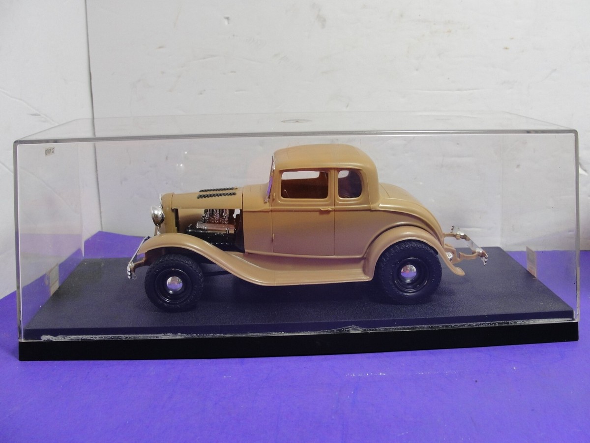 AMT ERTL 1/25 1932 Ford 5-Window Coupe Model CAR KIT #6578 Built