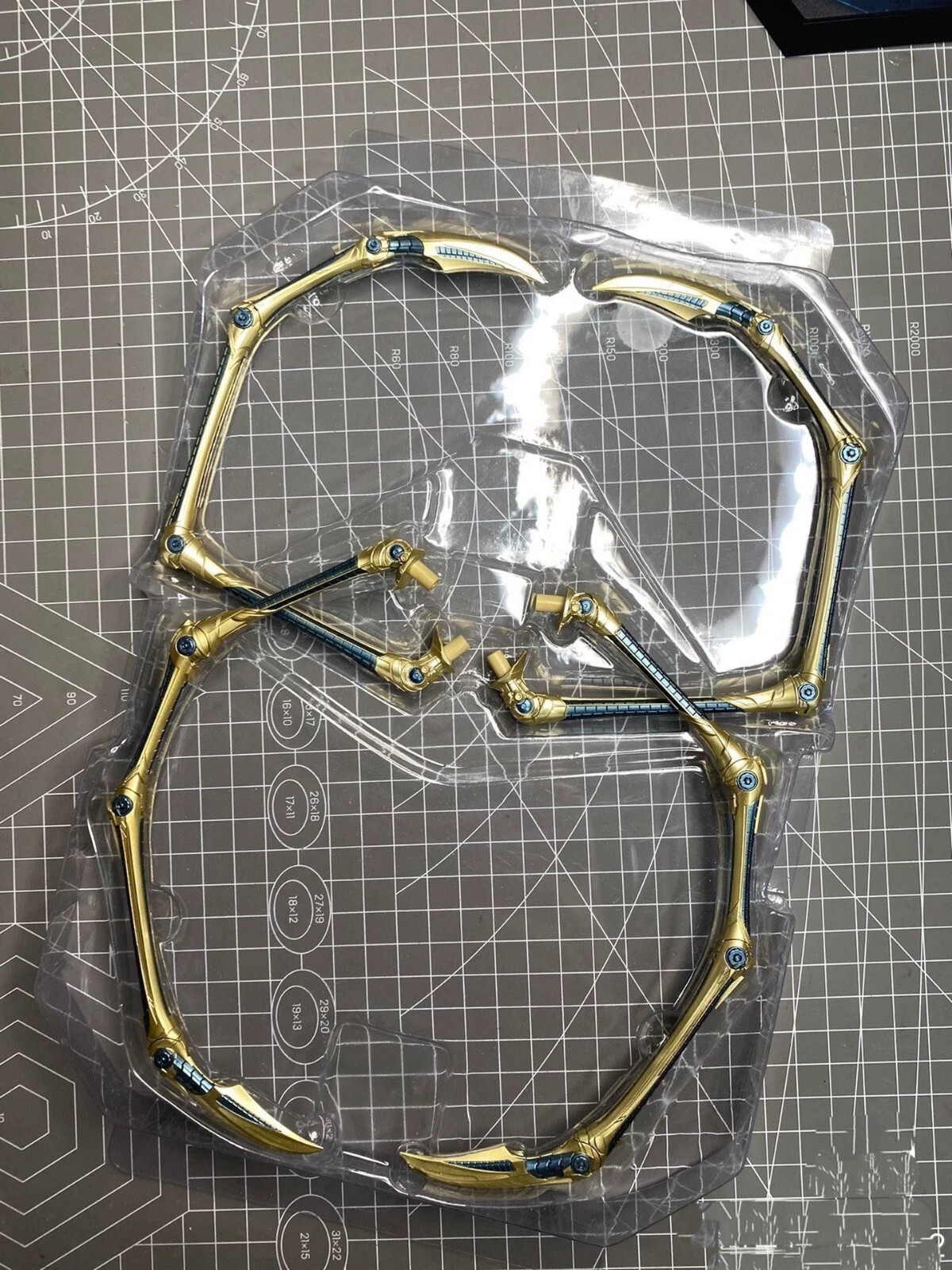 HT Spider Pincers Figure Hottoys HT Iron Spider MMS482 1/6 Avengers ...