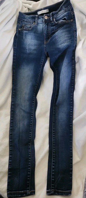 Kancan Jeans Size 1/24 Medium Wash Skinny Leg Jeans 24X29