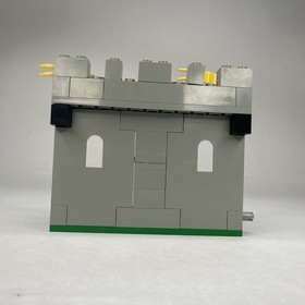 LEGO 6041 - Castle: Lion Knights: Armor Shop -99% complete w/ instructions