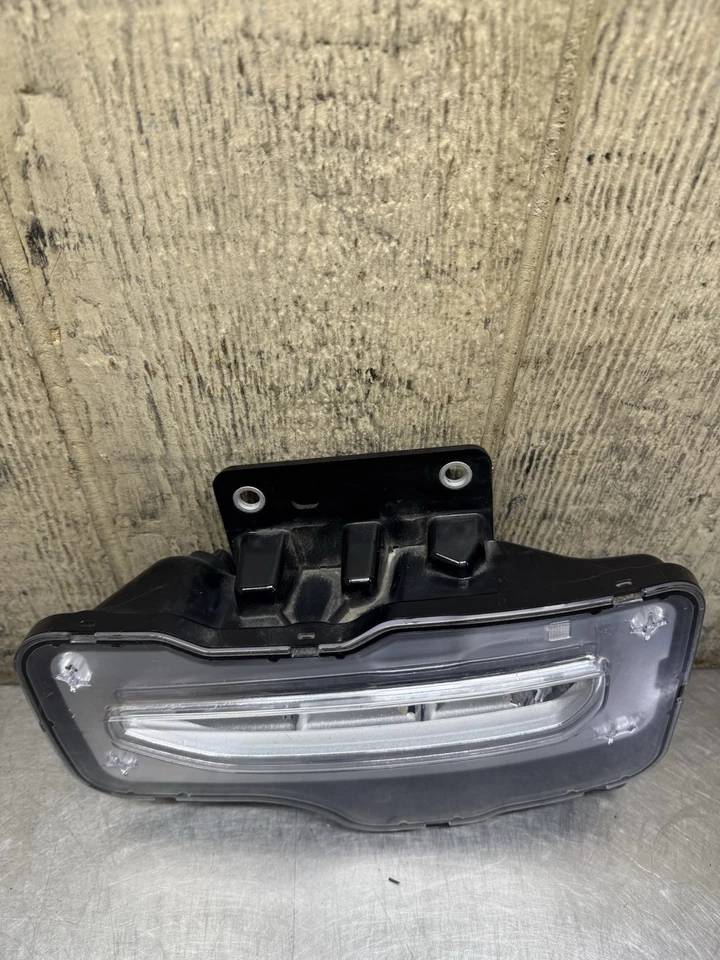 2016 - 2018 GMC Sierra 1500 para-choque dianteiro lado esquerdo farol de neblina LED OEM - Imagem 2 de 4