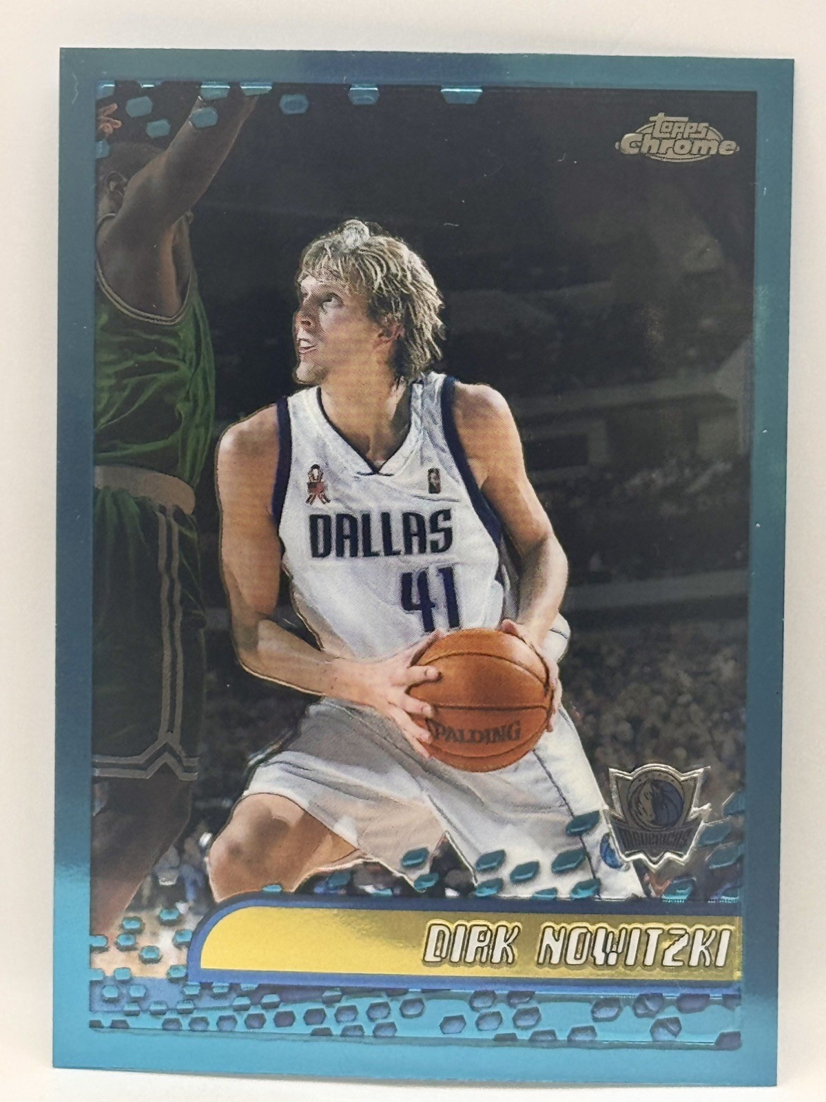 2001-02 Topps Chrome Dirk Nowitzki #49 HOF