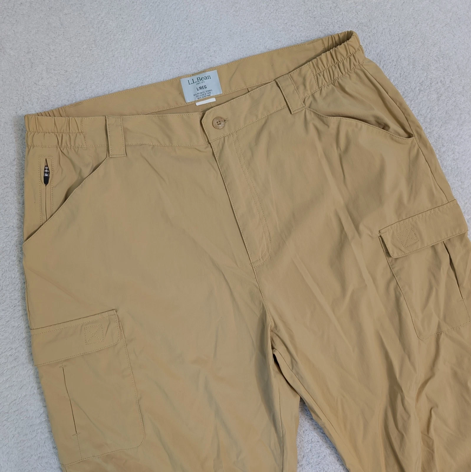 NEW LL Bean men’s L 34X32 Cargo Hiking Pants 40”x31” Tan Yellowy Beige Zip Pocke