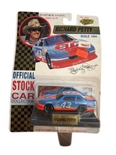 1992 Road Champs Richard Petty 43 STP Pontiac Grand Prix 1/64 Diecast Car 3000