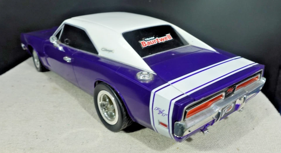 Tyco R/C Team Baurtwell '69 Dodge Charger - Image 4 of 4
