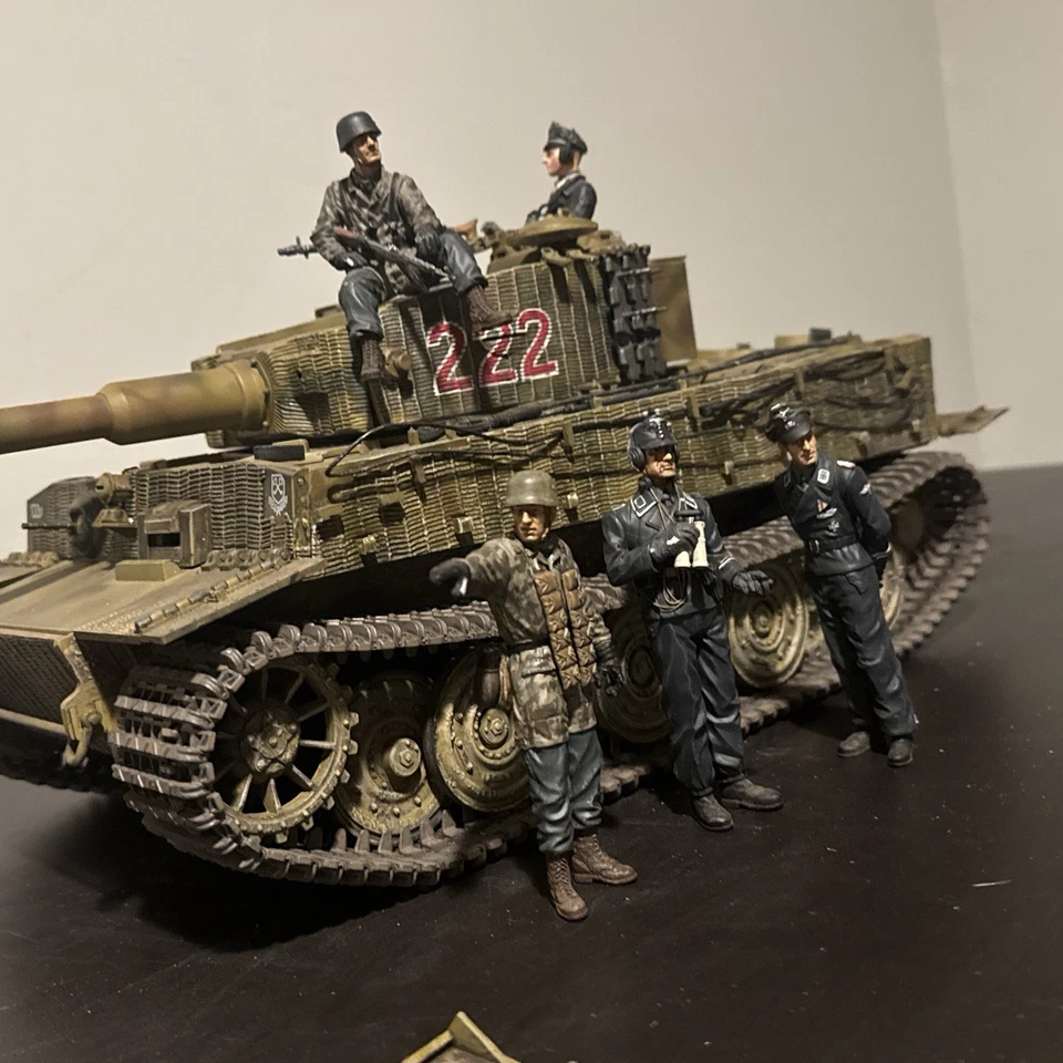 WW2 German Tiger Tank Forces Of Valor 1:16 Diecast Built Model Michael Wittmann - Image 4 of 4