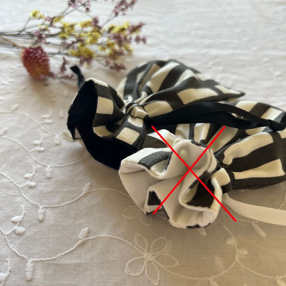 [] Simple modern pattern mini drawstring bag (bla… - image 2