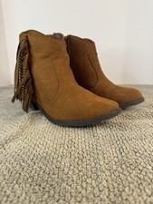 Wonder Nation Size 5 Girls Suede Heeled Boots Easy off and On Side Zip