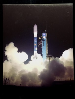 DELTA II NIGHT TIME LAUNCH SPECIAL INTEREST NASA COLOR PHOTO KSC-04PD-1475