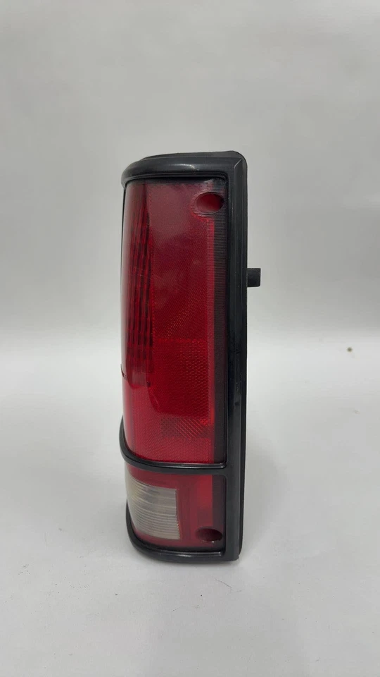 Conjunto de luz trasera derecha Chevrolet Blazer S10/Jimmy S15 1983-94 bisel negro Foto 2 de 4