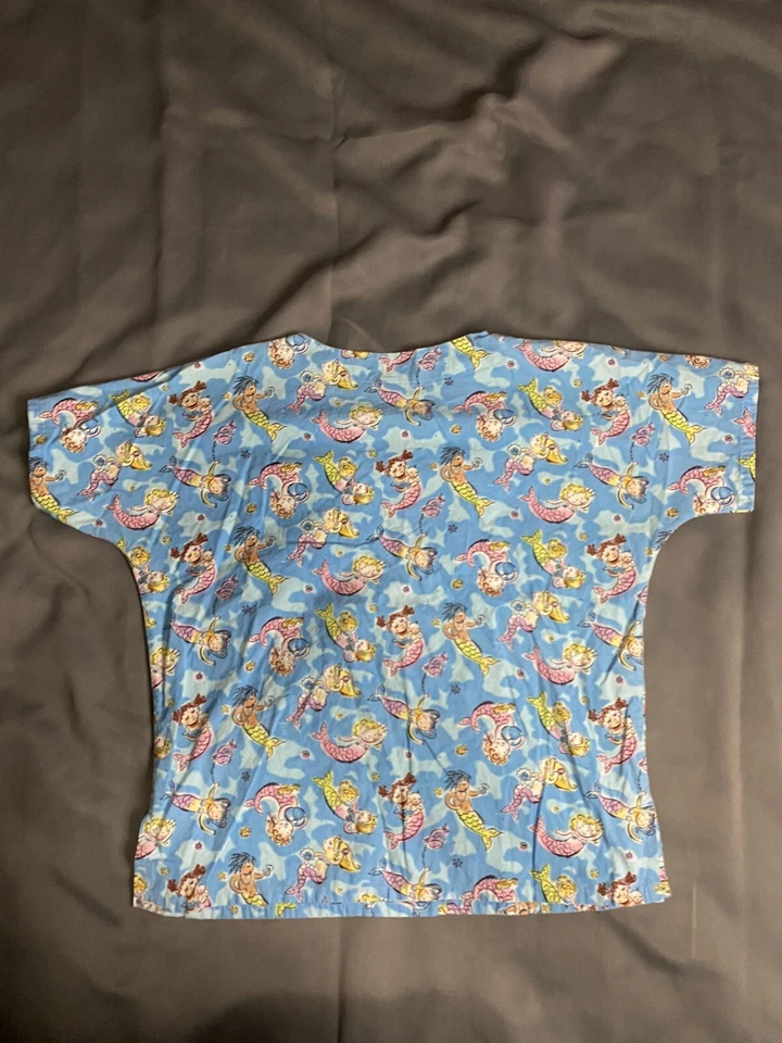 Sassy Scrubs Women's Scrub Top Medium Mermaids V Neck USA - Image 2 of 4