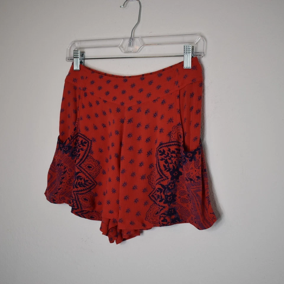 Shorts boho Free People tamanho XS pull on costas batidas lounge anos 70 retrô hippie artístico - Imagem 2 de 4