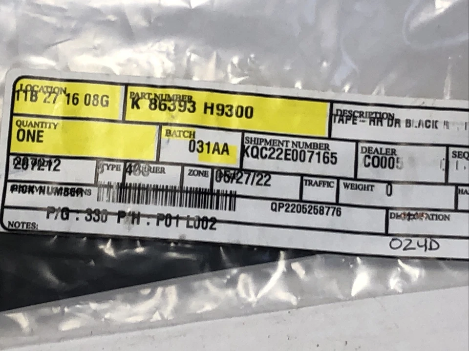 Cinta negra trasera derecha pasajero - (86393-H9300) para sedán Kia Rio 2018-2023 Foto 3 de 4