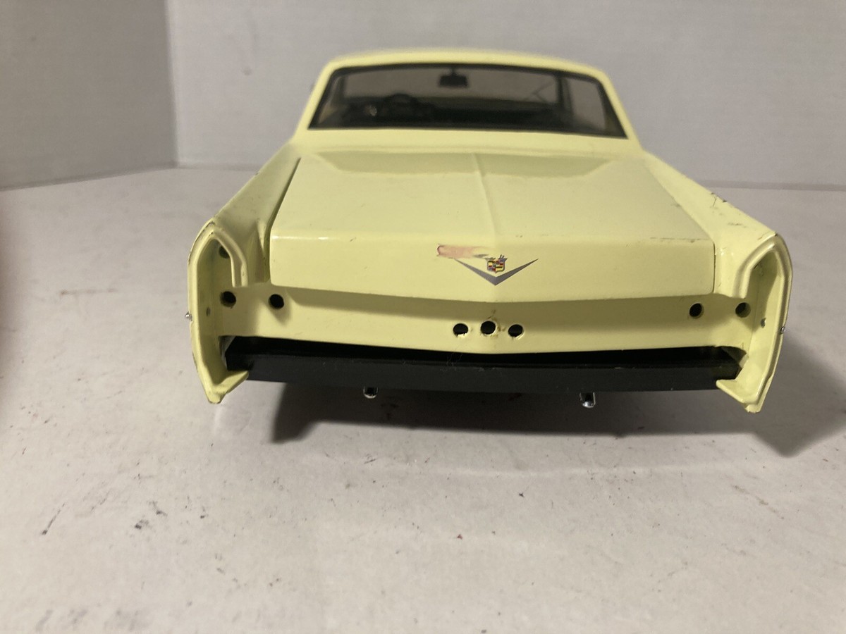 ミニカー Jada 1/18 1965 Cadillac Coupe de Ville 1965 Cadillac Coupé De Ville, 1:18 scale, by Jada - YouTube