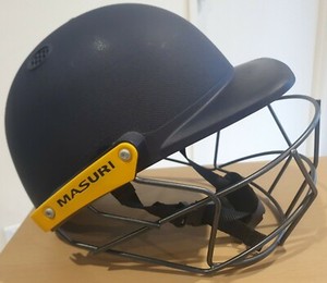 MASURI LEGACY 2017 JUNIOR SMALL CRICKET HELMET  *BARELY USED* SIZE 51CM - 54CM 