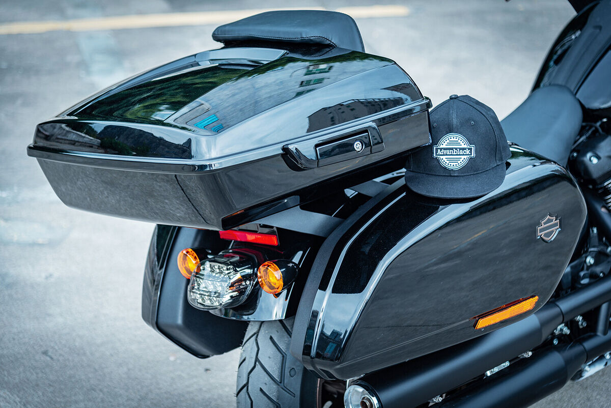 Vivid Black Razor Tour Pak Pack Trunk Luggage Fits Harley Vivid Black Razor Tour Pak Pack Trunk Luggage Fits Harley