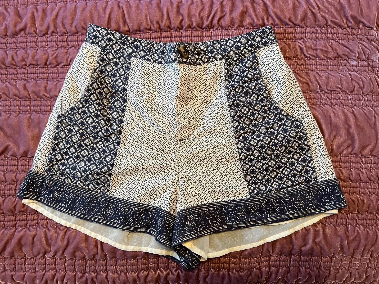 American Eagle Navy & White Printed Linen Lined Shorts Lighweight Size Small